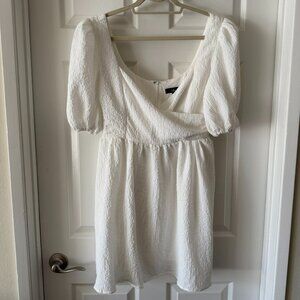 Lulu’s White Puff Sleeve Babydoll Mini Dress M NWT